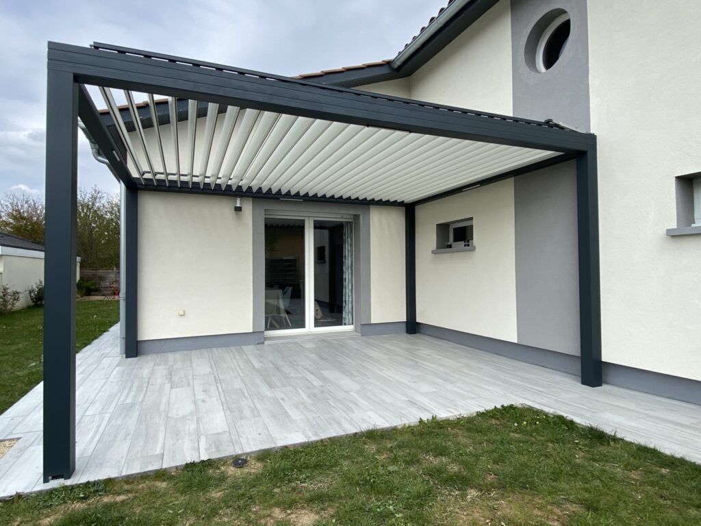 pergola avec fixation murale